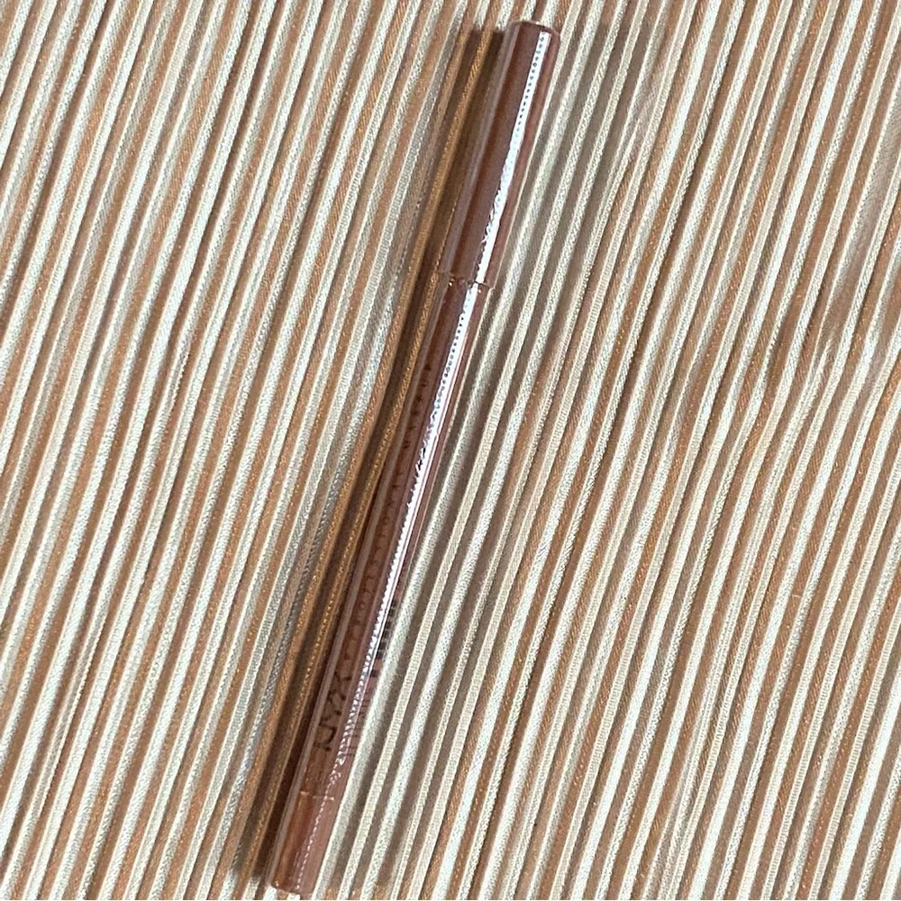 NYX Makeup Line Loud Longwear Lip Pencil LLLP07 Total Baller Full Sz